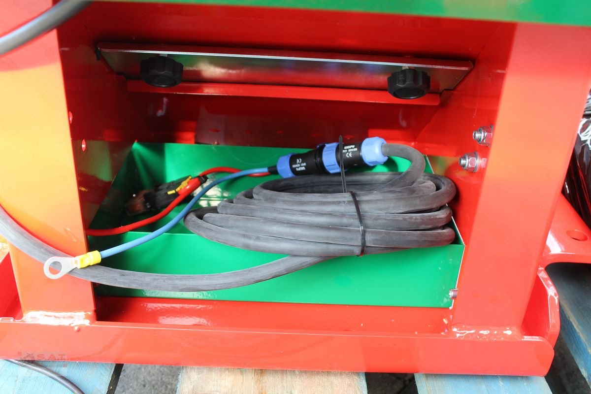 Striegel mit Nachsaateinrichtung Türe ait Sonstige AKTION-AgroMasz SP 200-Pneumatisches Sägerät-GPS, Neumaschine içinde Eberschwang (resim 18)