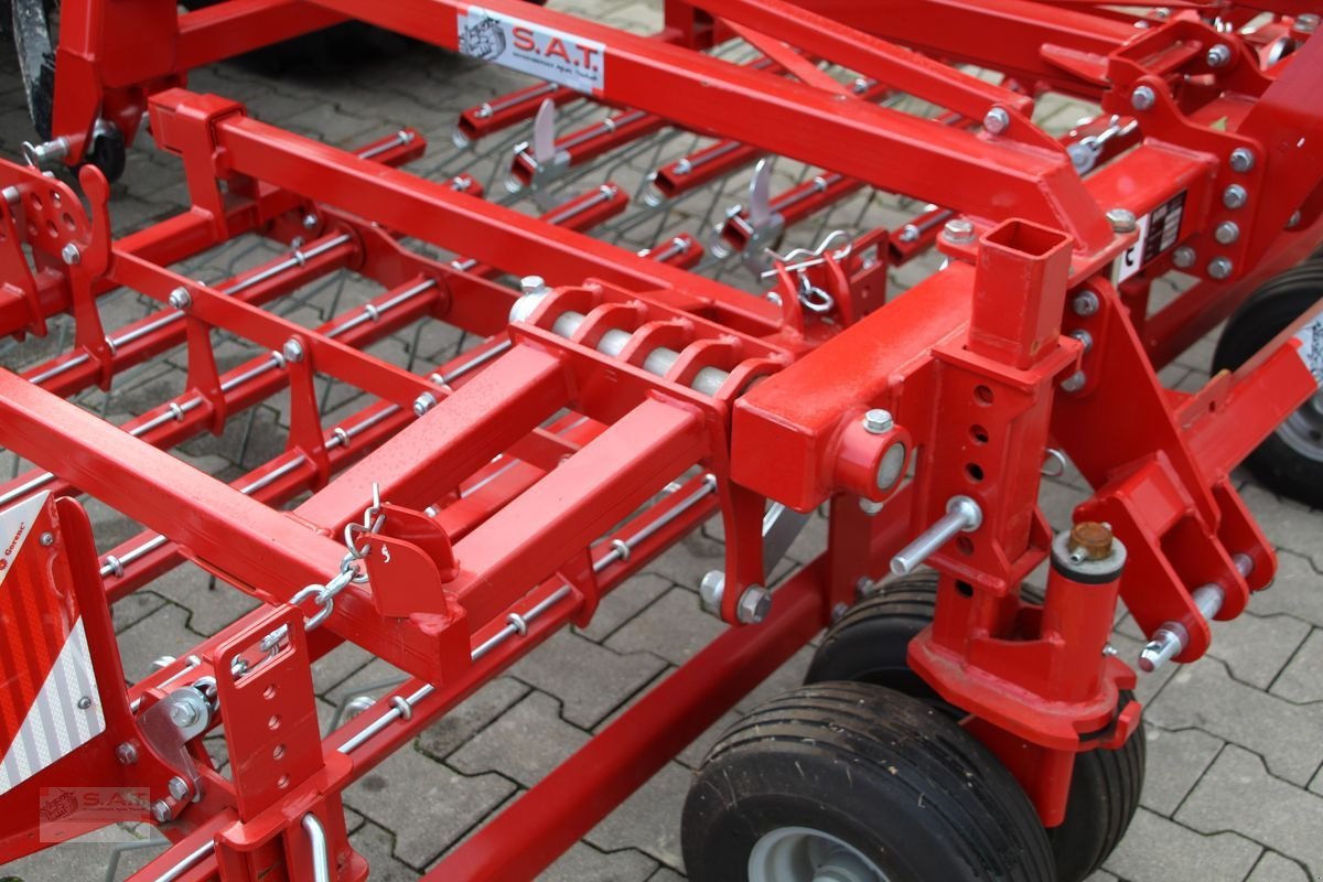 Striegel mit Nachsaateinrichtung des Typs Sonstige SAT Nachsaatkombination 3m mit APV Streuer, Neumaschine in Eberschwang (Bild 8)