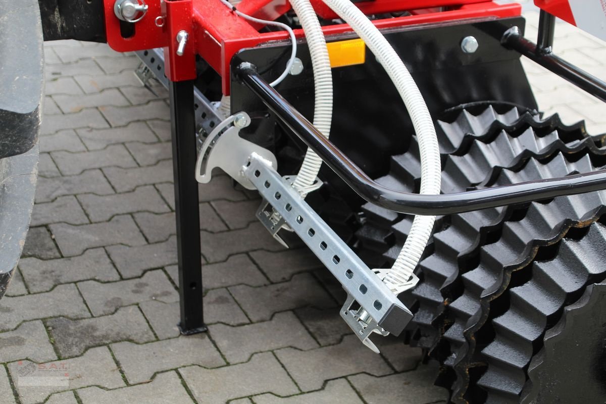 Striegel mit Nachsaateinrichtung tip Sonstige SMS Nachsaatgerät N 300 + APV Streuer, Neumaschine in Eberschwang (Poză 27)