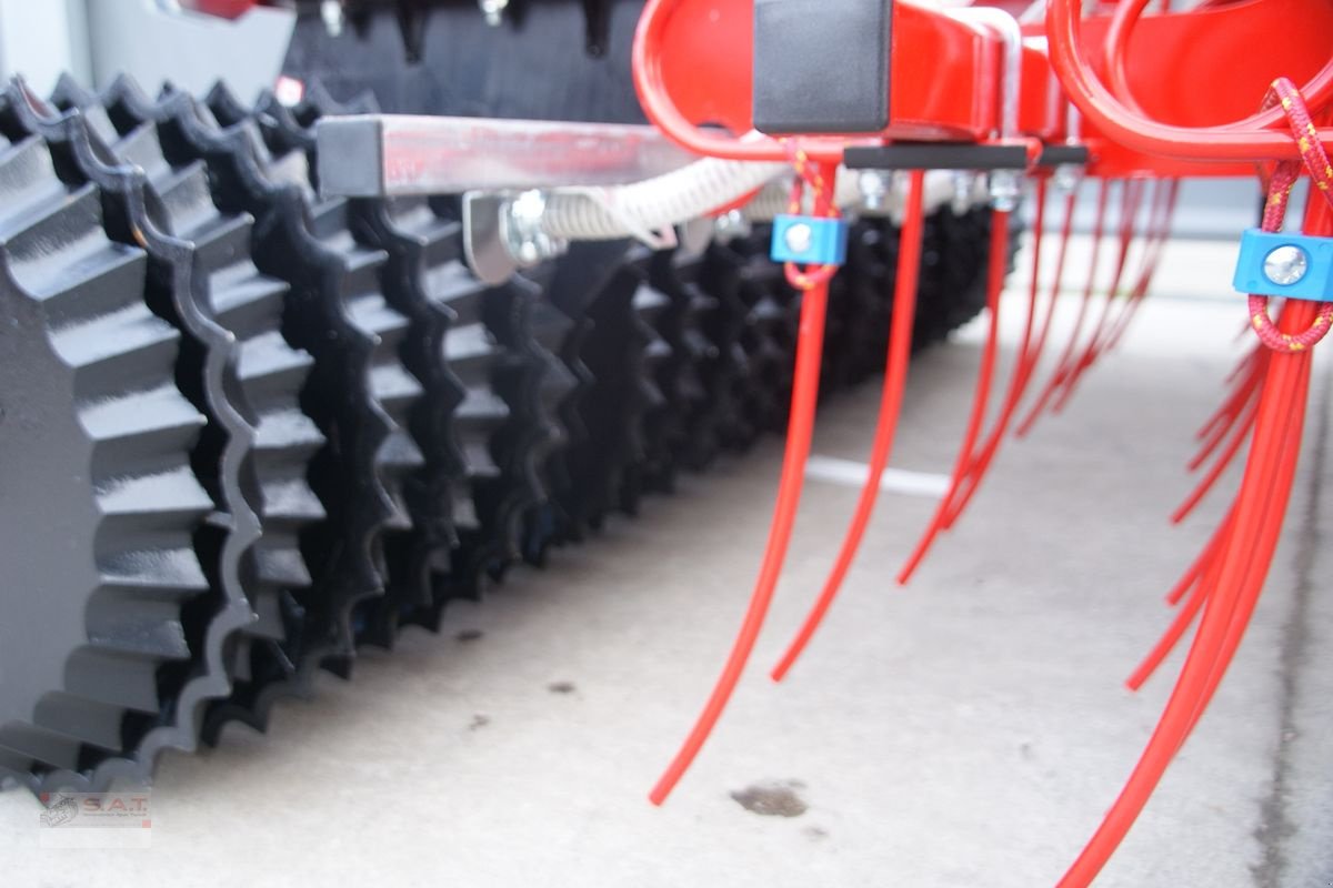 Striegel mit Nachsaateinrichtung tip Sonstige SMS Nachsaatgerät N 300 + APV Streuer, Neumaschine in Eberschwang (Poză 8)