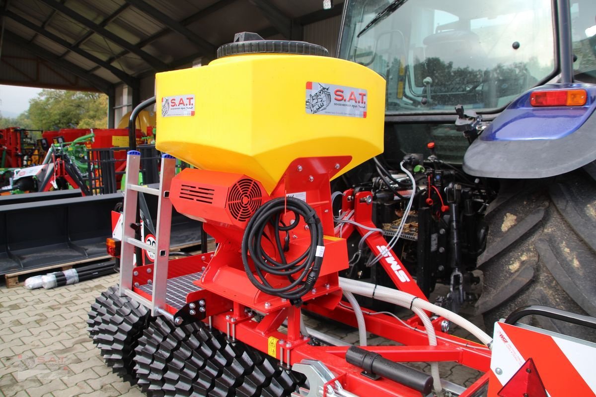 Striegel mit Nachsaateinrichtung tip Sonstige SMS Nachsaatgerät N 300 + APV Streuer, Neumaschine in Eberschwang (Poză 24)