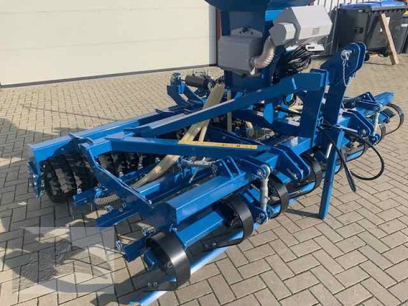 Striegel mit Nachsaateinrichtung tip VORATECK 3m Striegel mit Walze , GPS Nachsaatgerät, Neumaschine in Südheide (Poză 5)