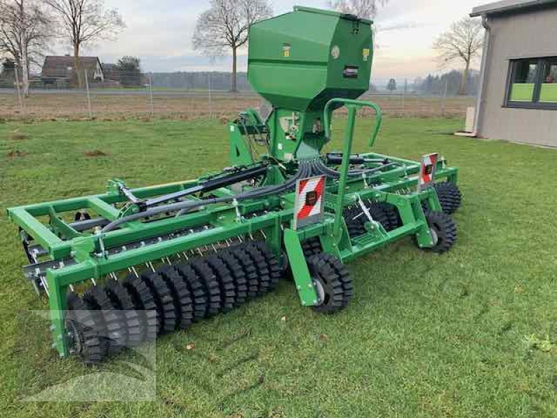 Striegel mit Nachsaateinrichtung des Typs VORATECK 5m Wiesenstriegel mit Walze und GPS Nachsaatgerät, Neumaschine in Südheide (Bild 3)