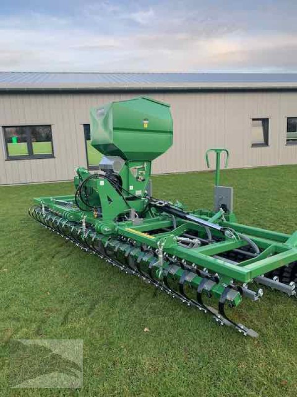 Striegel mit Nachsaateinrichtung des Typs VORATECK 5m Wiesenstriegel mit Walze und GPS Nachsaatgerät, Neumaschine in Südheide (Bild 4)