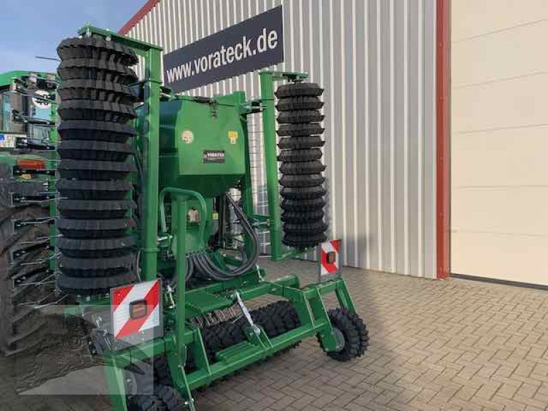 Striegel mit Nachsaateinrichtung des Typs VORATECK 5m Wiesenstriegel mit Walze und GPS Nachsaatgerät, Neumaschine in Südheide (Bild 7)