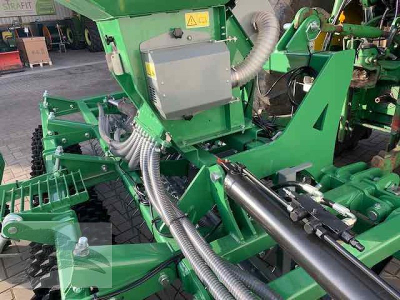 Striegel mit Nachsaateinrichtung des Typs VORATECK 5m Wiesenstriegel mit Walze und GPS Nachsaatgerät, Neumaschine in Südheide (Bild 9)