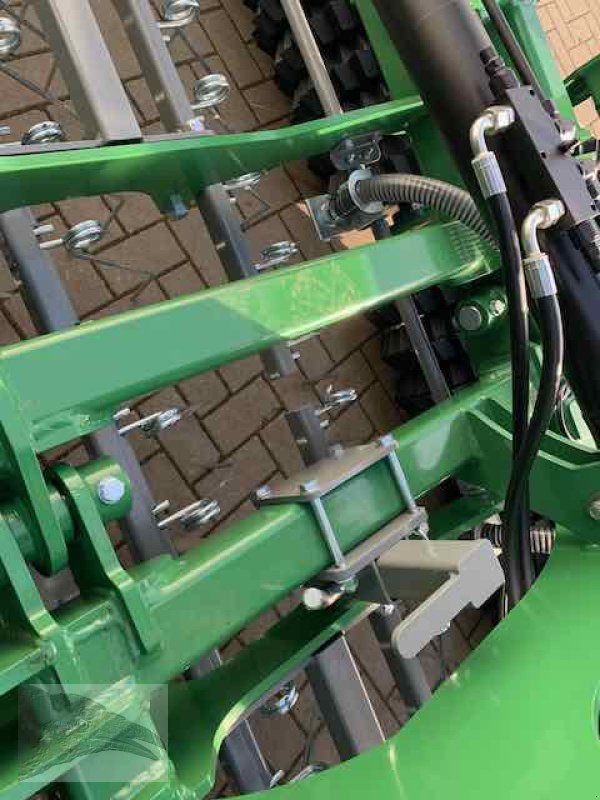 Striegel mit Nachsaateinrichtung des Typs VORATECK 5m Wiesenstriegel mit Walze und GPS Nachsaatgerät, Neumaschine in Südheide (Bild 14)