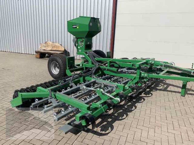 Striegel mit Nachsaateinrichtung des Typs VORATECK 6m mit Crossboard und Walze, Neumaschine in Südheide (Bild 1)