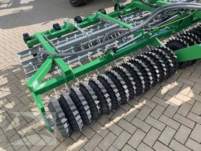 Striegel mit Nachsaateinrichtung des Typs VORATECK 6m mit Crossboard und Walze, Neumaschine in Südheide (Bild 5)