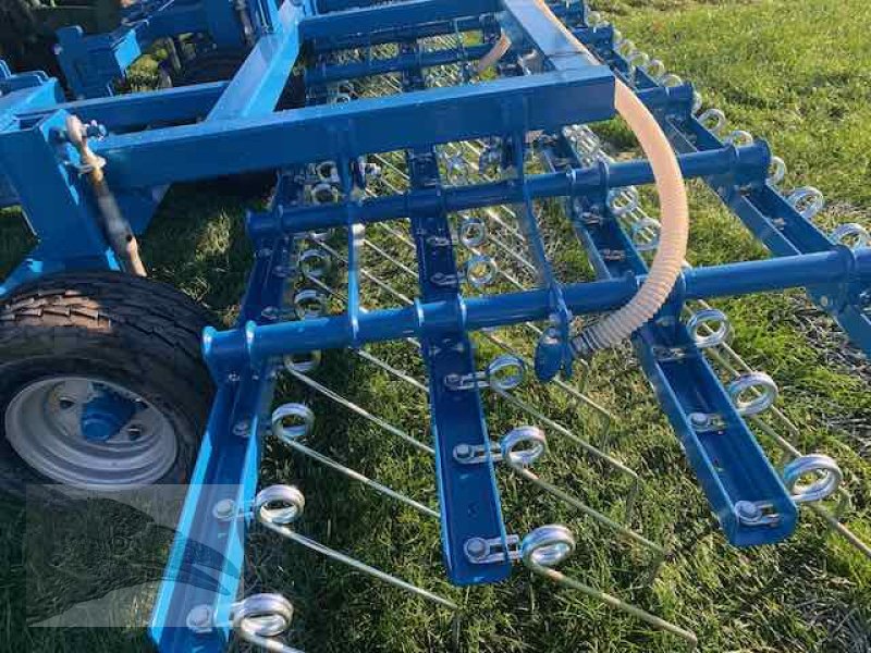 Striegel mit Nachsaateinrichtung des Typs VORATECK 6m Wiesenstriegel mit Crossboard, Neumaschine in Südheide (Bild 4)