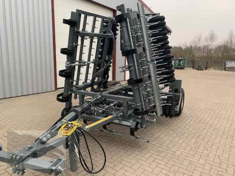 Striegel mit Nachsaateinrichtung des Typs VORATECK Grünlandstriegel 6m mit Walze und Nachsaatgerät, Neumaschine in Südheide (Bild 5)