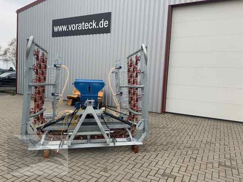 Striegel mit Nachsaateinrichtung des Typs VORATECK Wiesenegge 6m verzinkt mit Striegel und Nachsaateinrichtung, Neumaschine in Südheide (Bild 2)