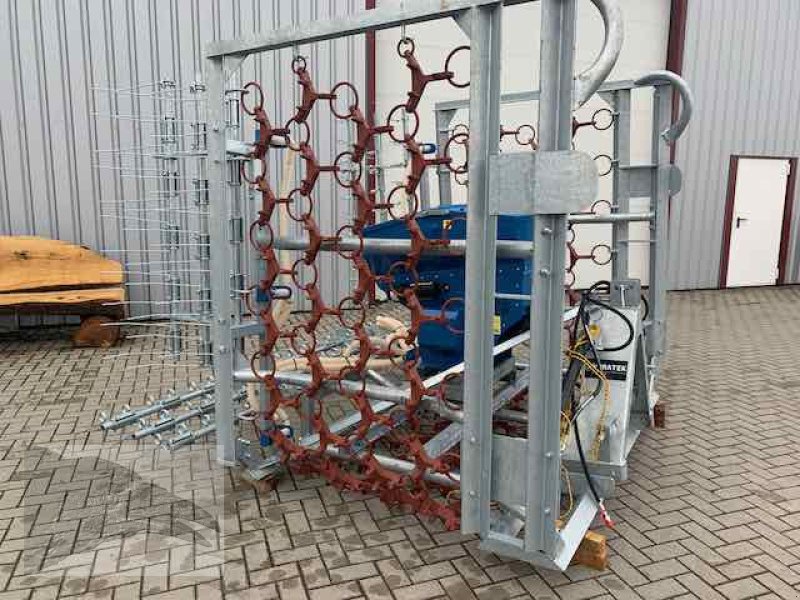 Striegel mit Nachsaateinrichtung des Typs VORATECK Wiesenegge 6m verzinkt mit Striegel und Nachsaateinrichtung, Neumaschine in Südheide (Bild 3)