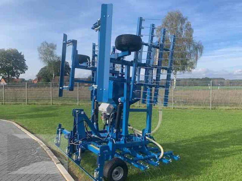 Striegel mit Nachsaateinrichtung Türe ait VORATECK Wiesenstriegel 6m mit GPS Nachsaatgerät, Neumaschine içinde Olingen (resim 4)