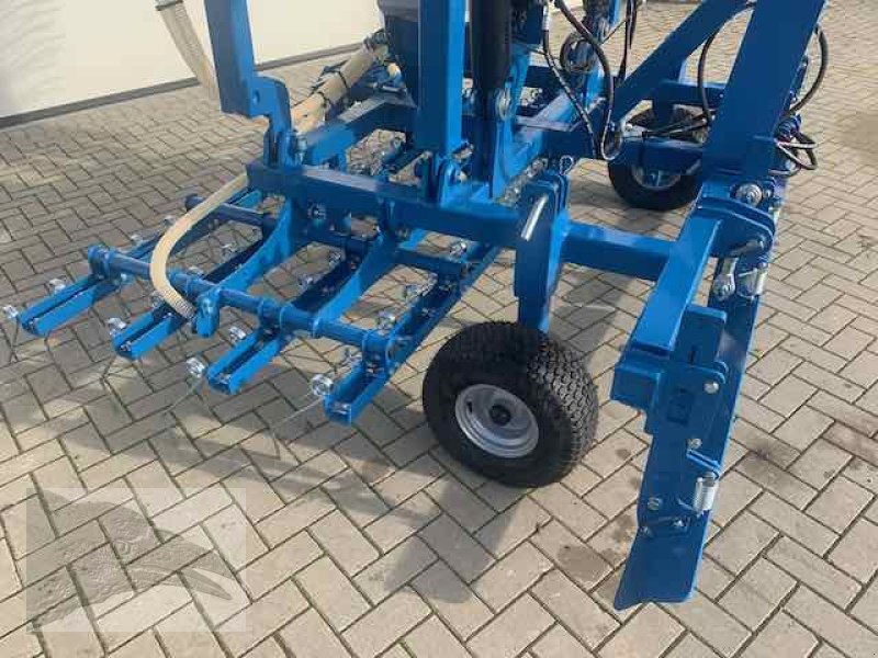 Striegel mit Nachsaateinrichtung Türe ait VORATECK Wiesenstriegel 6m mit GPS Nachsaatgerät, Neumaschine içinde Olingen (resim 10)