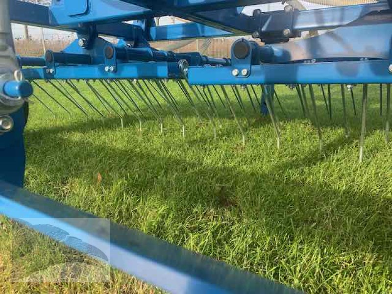 Striegel mit Nachsaateinrichtung Türe ait VORATECK Wiesenstriegel 6m mit GPS Nachsaatgerät, Neumaschine içinde Olingen (resim 14)