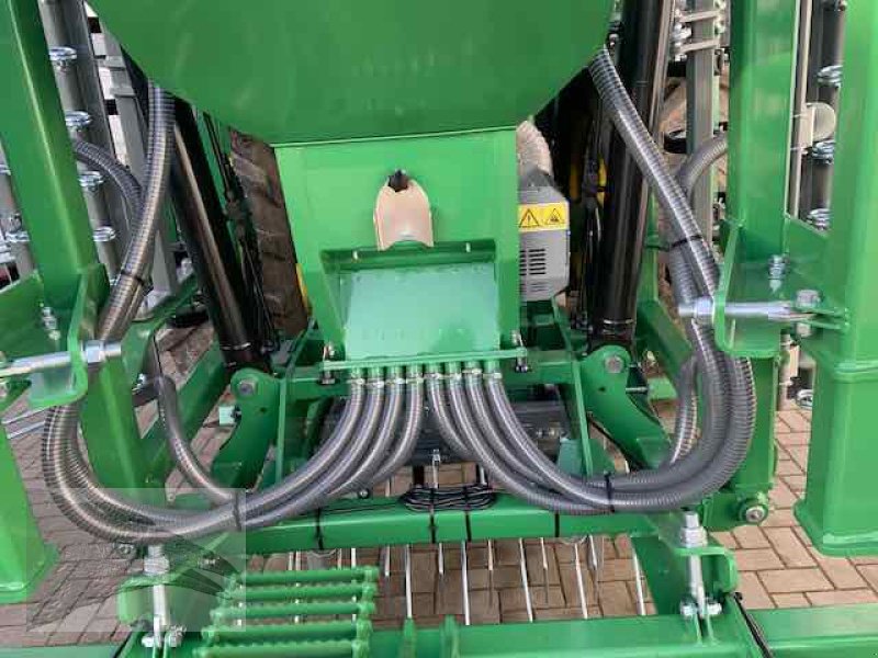 Striegel mit Nachsaateinrichtung типа Voratek Grünlandstriegel 5m mit Walze und GPS Nachsaateinrichtung, Neumaschine в Südheide (Фотография 11)