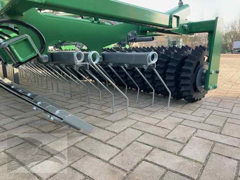 Striegel mit Nachsaateinrichtung типа Voratek Grünlandstriegel 5m mit Walze und GPS Nachsaateinrichtung, Neumaschine в Südheide (Фотография 12)