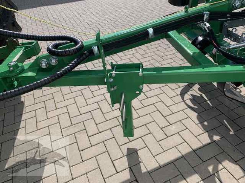 Striegel mit Nachsaateinrichtung des Typs Voratek Grünlandstriegel 6m mit Walze und GPS Nachsaatgerät, Neumaschine in Südheide (Bild 15)