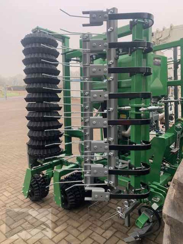 Striegel mit Nachsaateinrichtung tipa Voratek Grünlandstriegel mit Walze , GPS Nachsaatgerät, Neumaschine u Südheide (Slika 5)