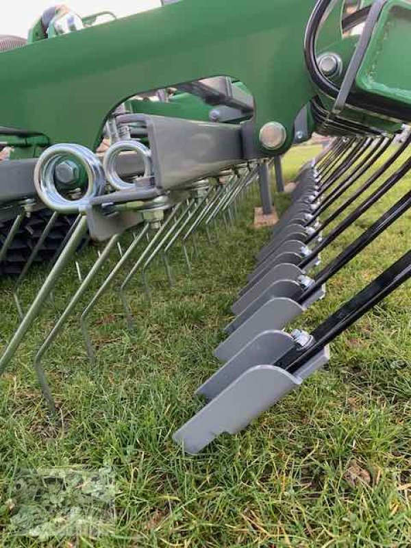 Striegel mit Nachsaateinrichtung tipa Voratek Grünlandstriegel mit Walze , GPS Nachsaatgerät, Neumaschine u Südheide (Slika 9)