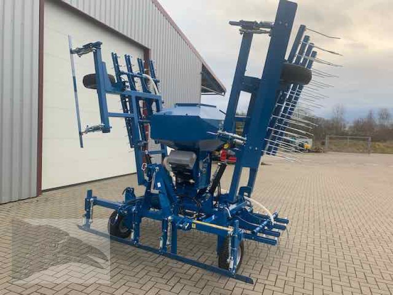 Striegel mit Nachsaateinrichtung от тип Voratek Wiesenstriegel 6m mit GPS Nachsaatgerät, Gebrauchtmaschine в Südheide (Снимка 2)