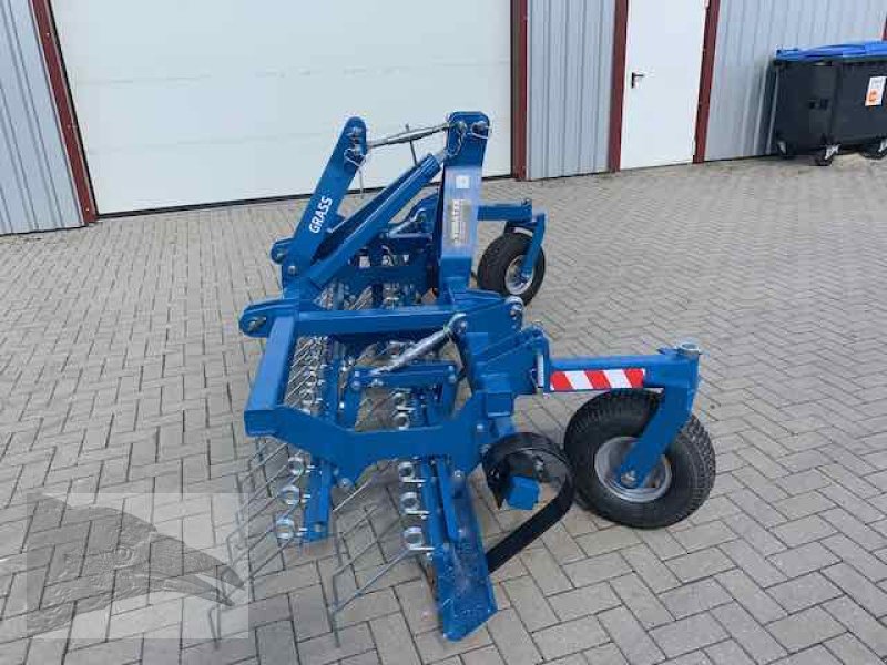 Striegel mit Nachsaateinrichtung del tipo Voratek Wiesenstriegel mit Walze Alpine Edition, Neumaschine en Südheide (Imagen 2)