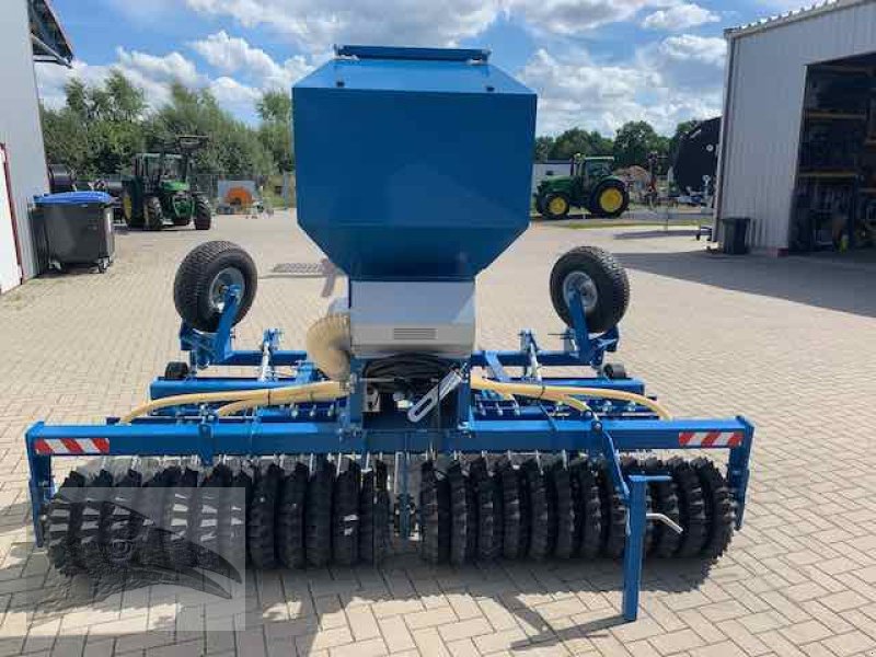 Striegel mit Nachsaateinrichtung del tipo Voratek Wiesenstriegel mit Walze Alpine Edition, Neumaschine en Südheide (Imagen 5)