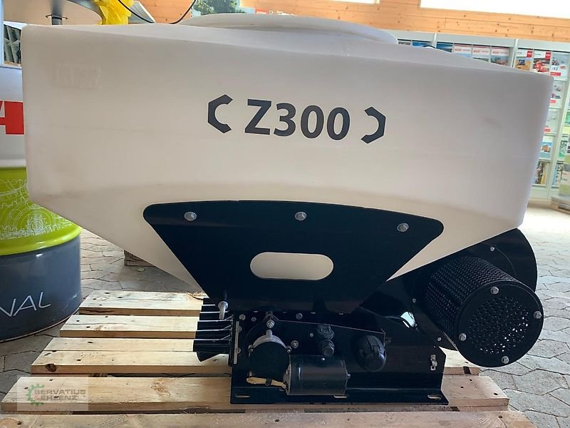 Striegel mit Nachsaateinrichtung Türe ait Zocon Z 300 pneumatischer Streuer mit 300L, Gebrauchtmaschine içinde Heusweiler/Eiweiler (resim 2)