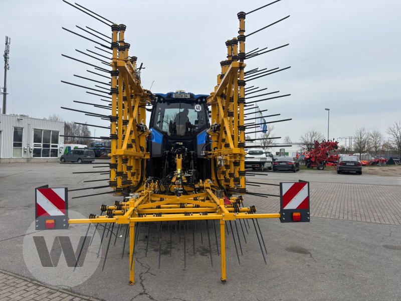 Striegel van het type Agrisem Strohstriegel, Neumaschine in Bützow