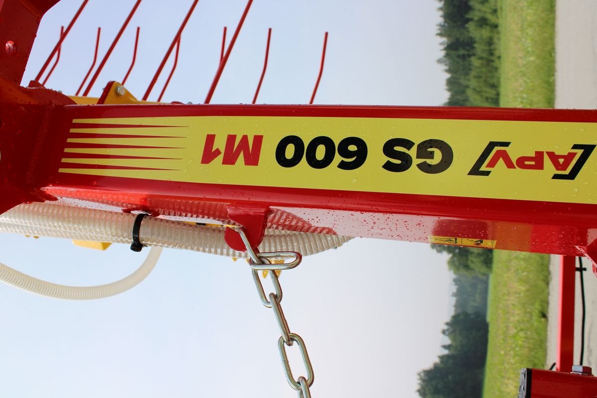 Striegel des Typs APV GS 600 M1, GRünlandstriegel, Neumaschine in Neukirchen am Walde  (Bild 9)