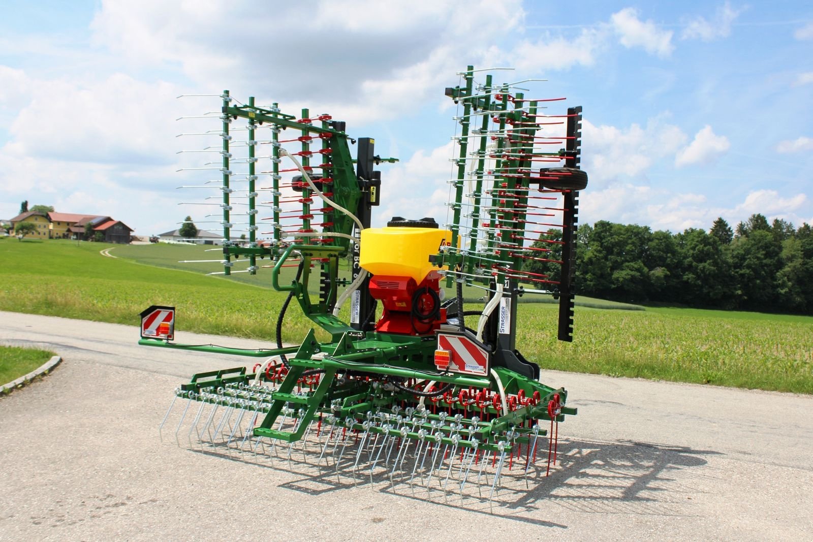 Striegel Türe ait Awemak THOR BC60 mit APV PS 200 M1 Grünlandstriegel, Neumaschine içinde Neukirchen am Walde  (resim 2)