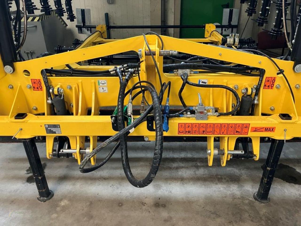 Striegel des Typs Bednar PRO PN 9000, Neumaschine in Jahnatal (Bild 4)