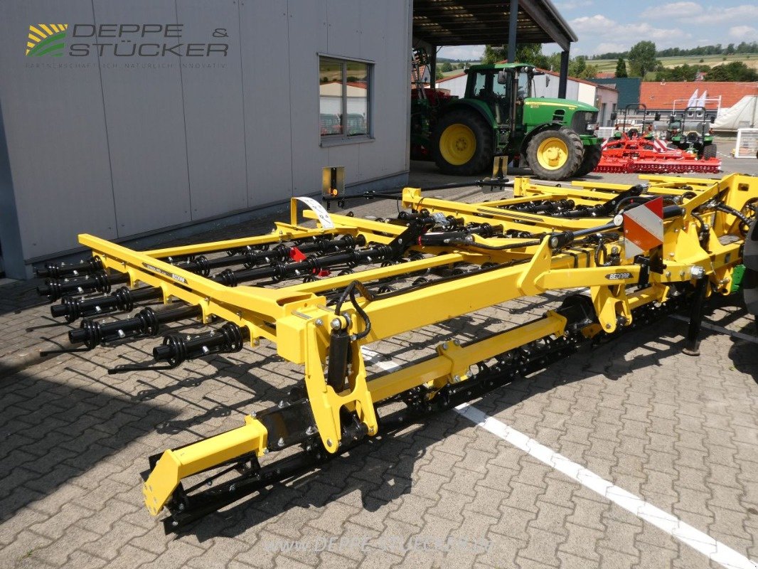 Striegel des Typs Bednar Pro PN 9000, Neumaschine in Wettin-Löbejun (Bild 2)