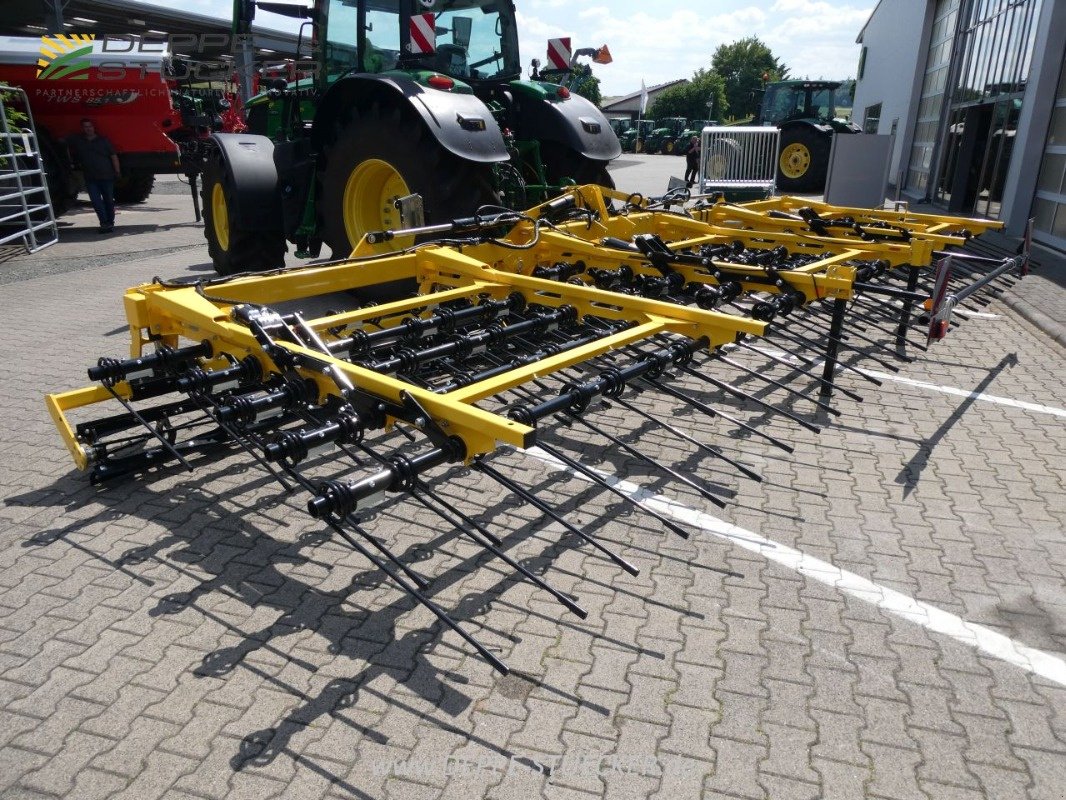 Striegel des Typs Bednar Pro PN 9000, Neumaschine in Wettin-Löbejun (Bild 7)