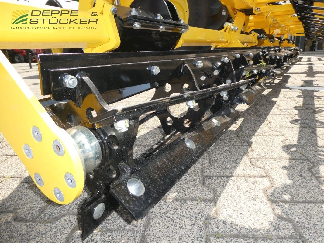 Striegel des Typs Bednar Pro PN 9000, Neumaschine in Wettin-Löbejun (Bild 13)