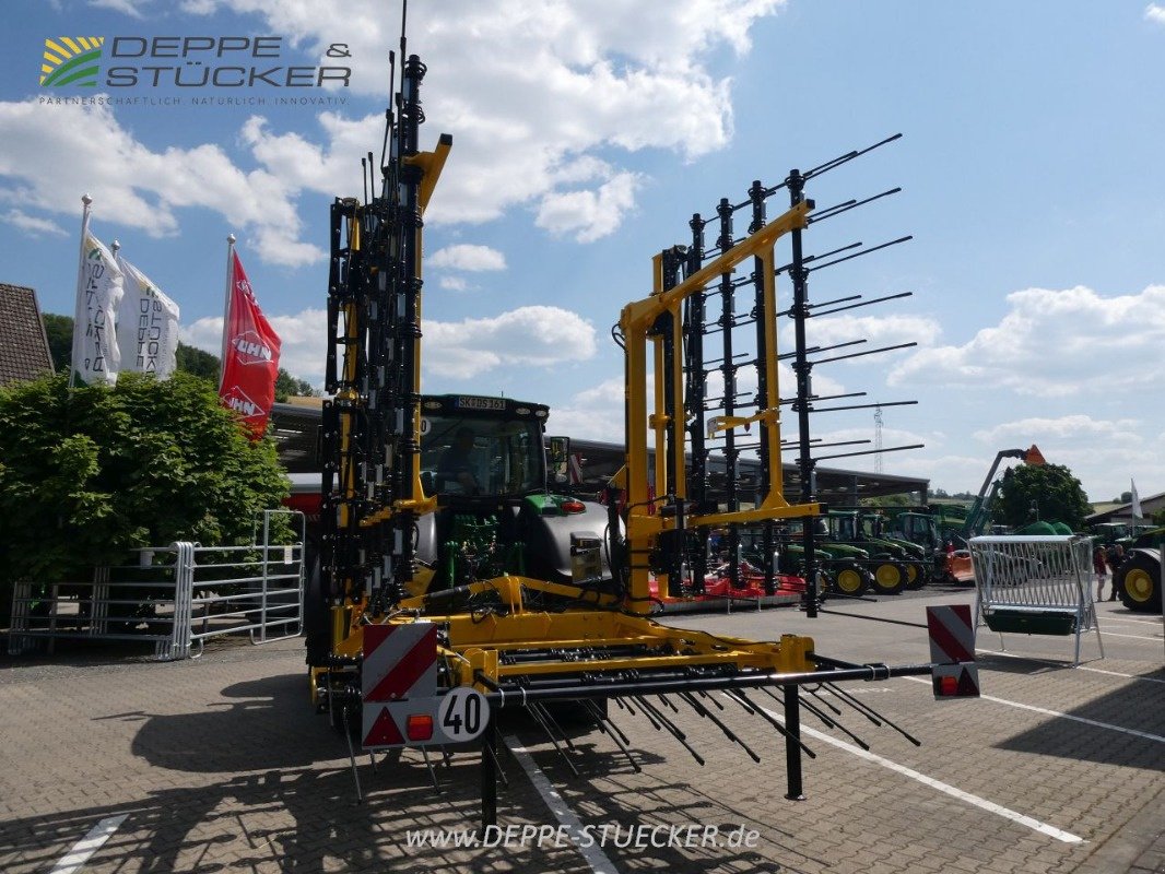 Striegel des Typs Bednar Pro PN 9000, Neumaschine in Wettin-Löbejun (Bild 22)