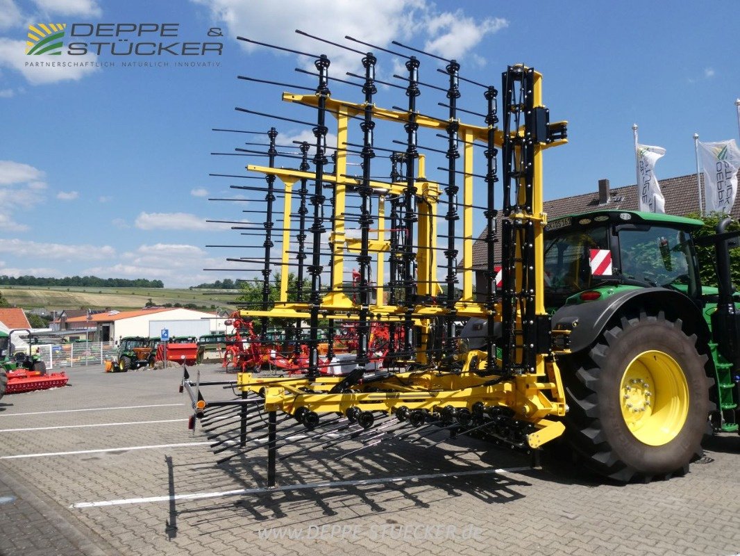 Striegel des Typs Bednar Pro PN 9000, Neumaschine in Wettin-Löbejun (Bild 23)