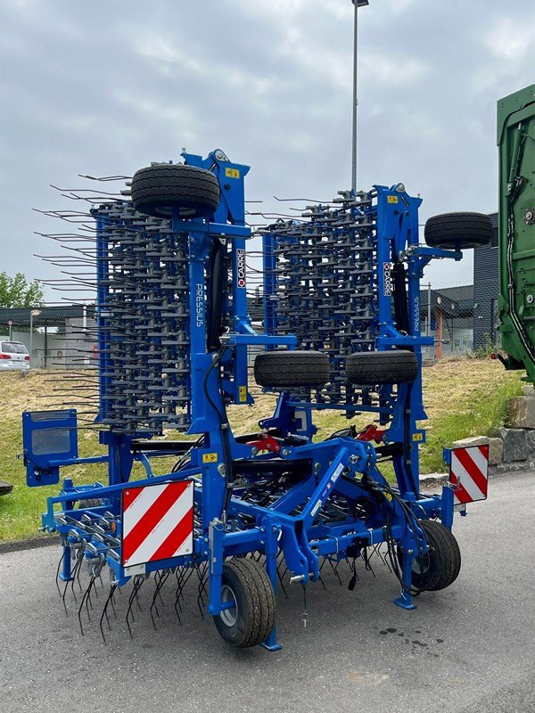 Striegel tipa Carré pressius, Neumaschine u Domdidier (Slika 1)