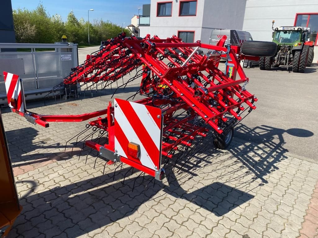 Striegel des Typs Einböck Aerostar Classic 450H, Neumaschine in Starrein (Bild 3)