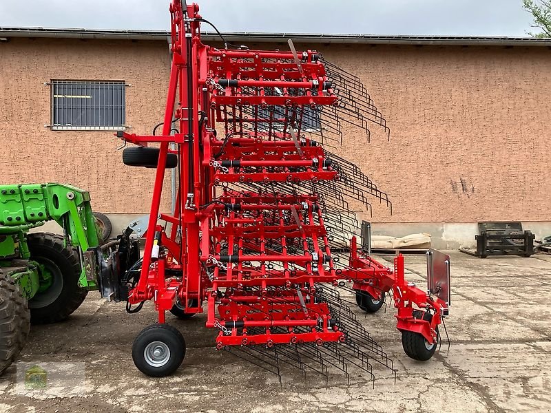 Striegel Türe ait Einböck Aerostar Exact 1200, Vorführmaschine içinde Salsitz (resim 1)