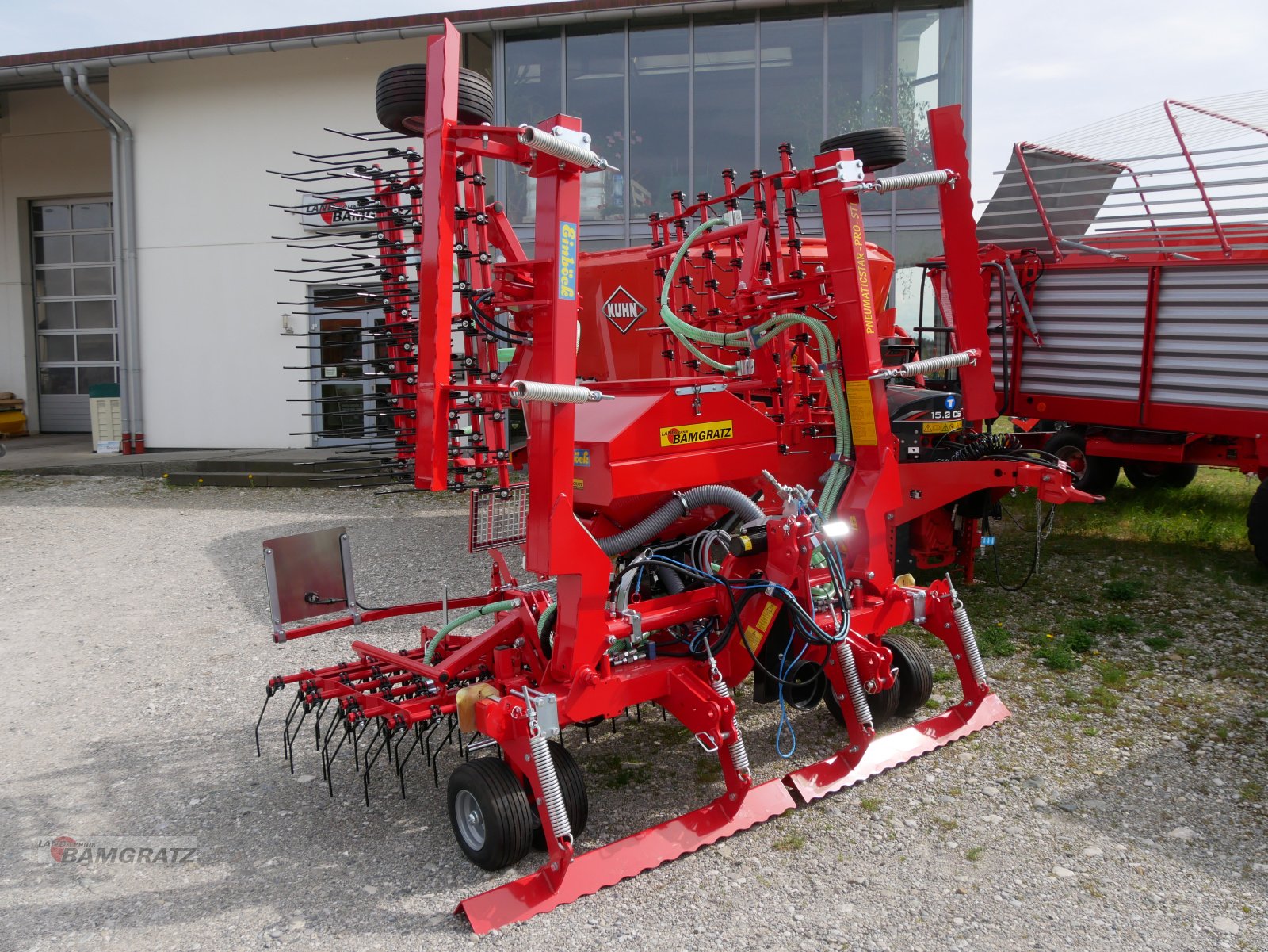 Striegel des Typs Einböck Pneumaticstar Pro 600 Grassmanager, Neumaschine in Eberfing (Bild 2)