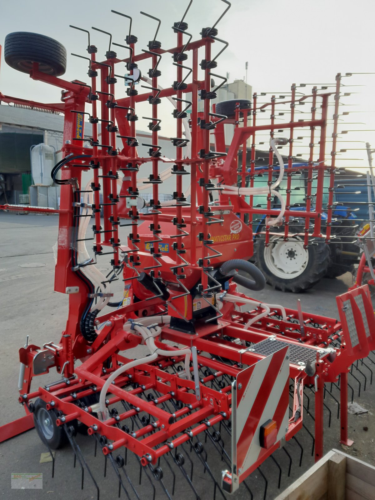 Striegel des Typs Einböck Pneumaticstar Pro 600, Neumaschine in Ingelfingen-Stachenhausen (Bild 2)