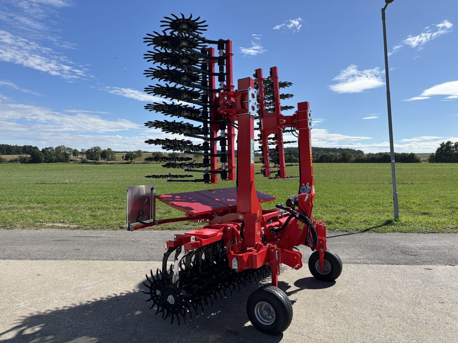 Striegel Türe ait Einböck Rotarystar 640, Neumaschine içinde Starrein (resim 5)