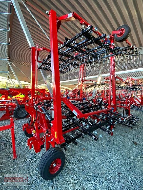 Striegel des Typs Expom Fox L Hackstriegel 9 m, Neumaschine in Ostheim/Rhön (Bild 9)