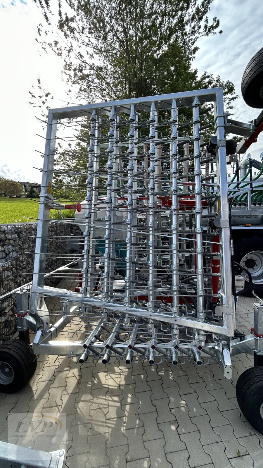 Striegel of the type Fliegl STR 610, Neumaschine in Hohenau (Picture 4)