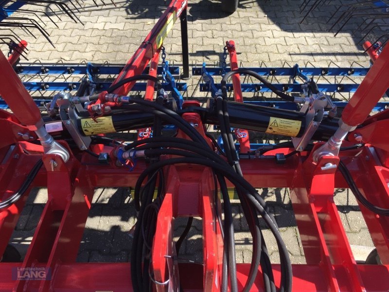 Striegel des Typs Hatzenbichler 9m, Neumaschine in Rottenburg (Bild 2)