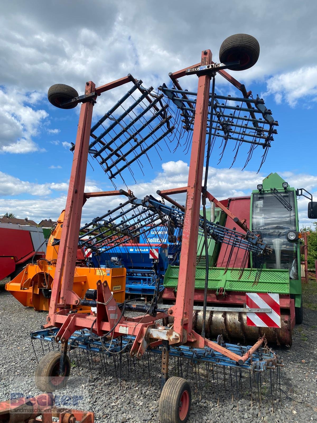Striegel des Typs Hatzenbichler 9m, Gebrauchtmaschine in Weimar-Niederwalgern (Bild 4)