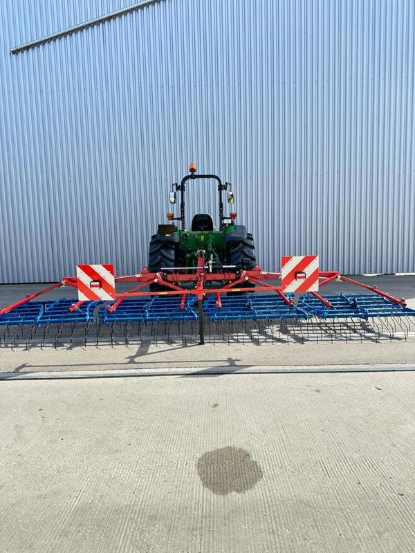 Striegel des Typs Hatzenbichler Original-Striegel 6m, Neumaschine in Henau (Bild 2)