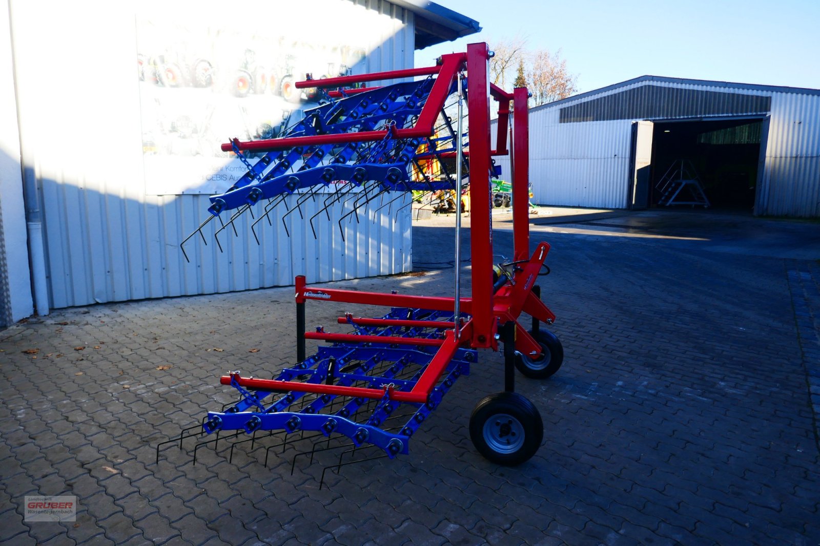 Striegel des Typs Hatzenbichler Original-Striegel 6m, Neumaschine in Dorfen (Bild 2)